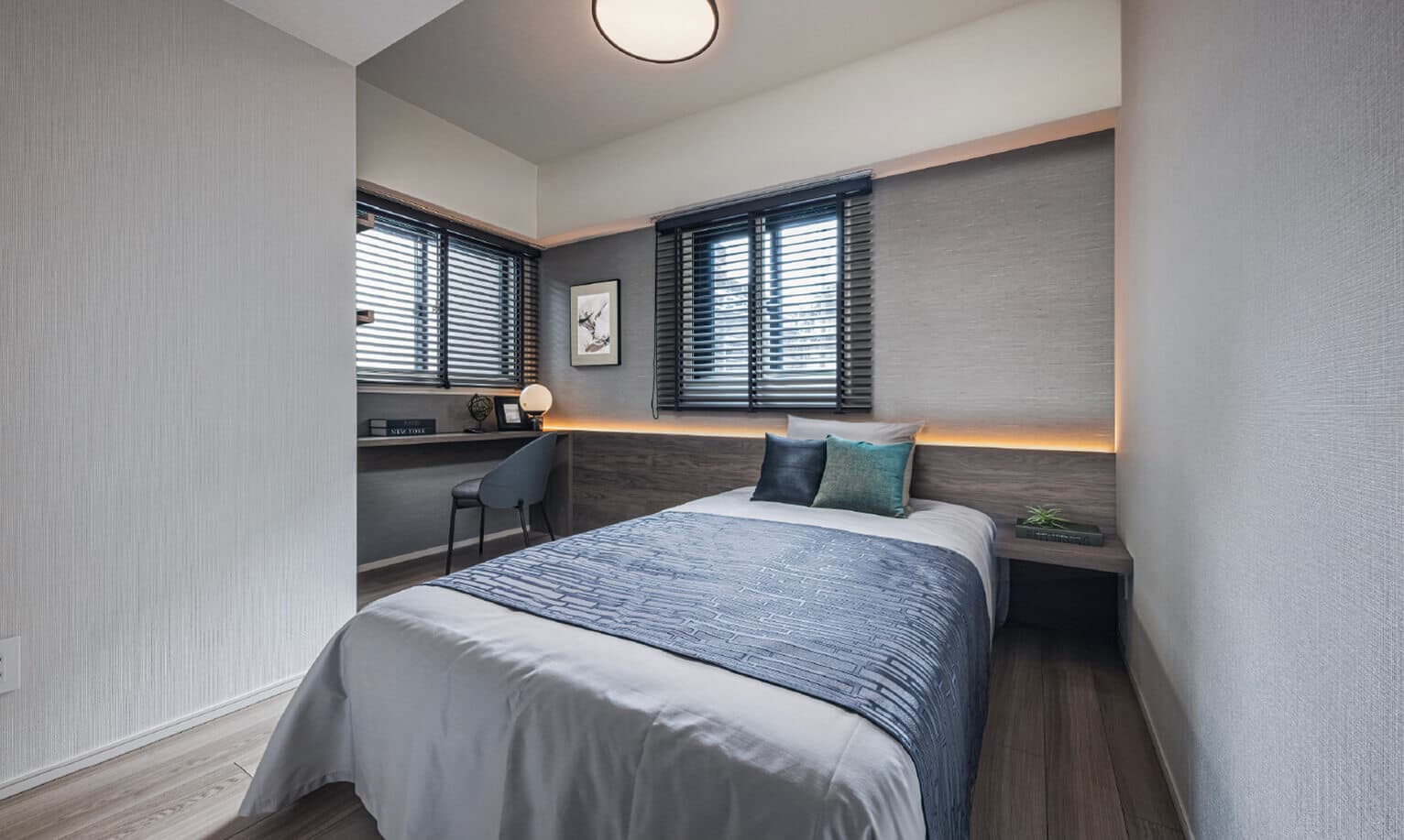 BEDROOM 2