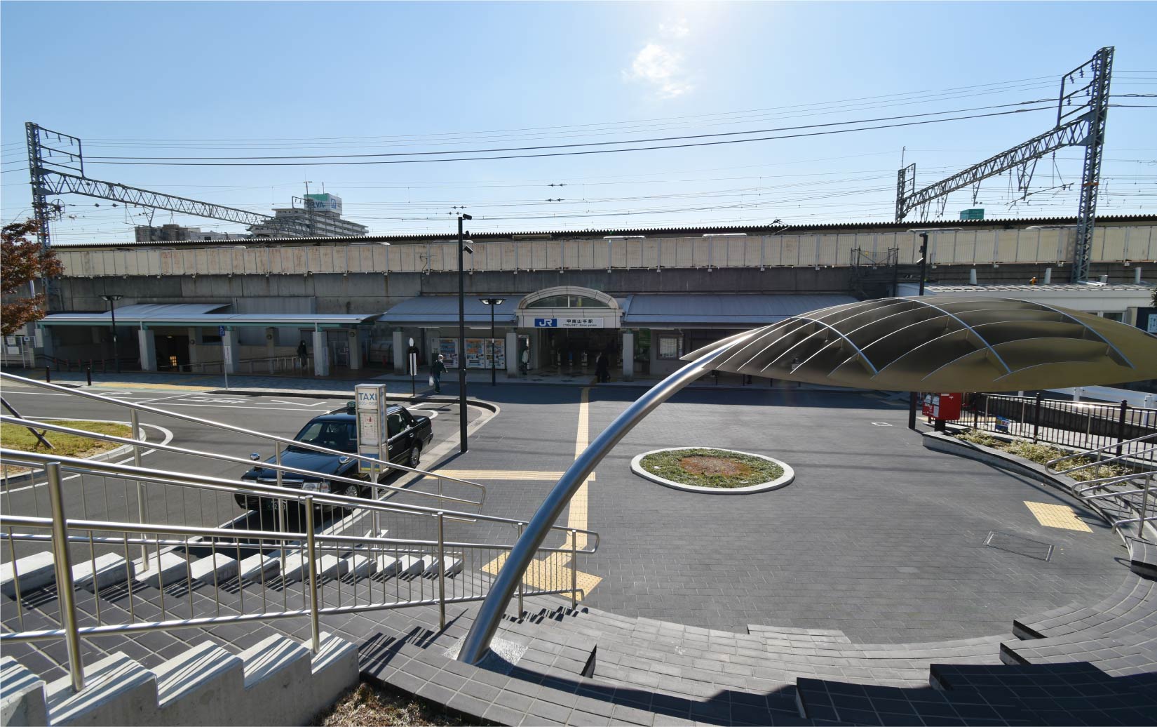 JR「甲南山手」駅の北側駅前広場